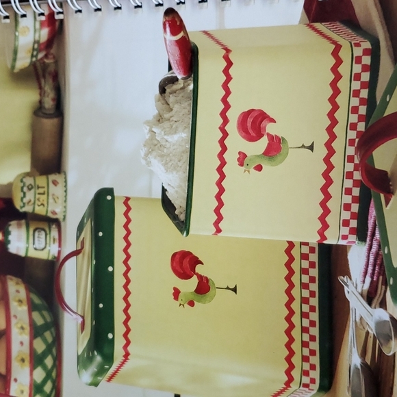 Debbie Mumm's Creative Stenciling book - Picture 4 of 16